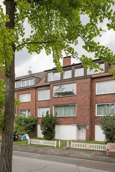 - Cozy Apartment In The Heart Of Duisburg With New York Design & Betten & Sofa - 5 Mins Central Station Hbf - Big Tv & Wifi -- Екстер'єр фото